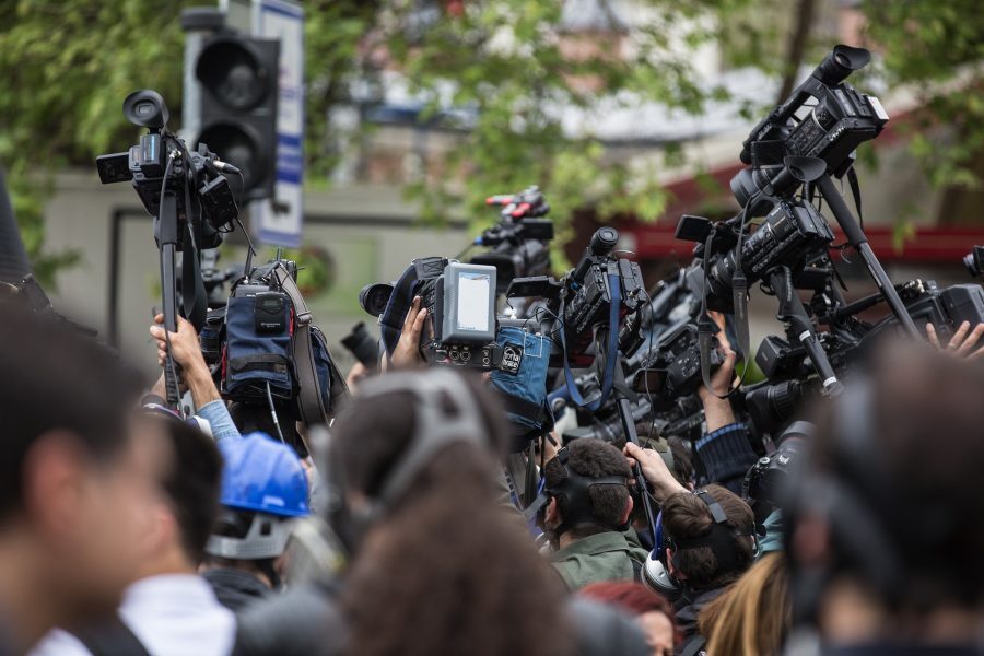 Građani više vjeruju novinarima nego političarima