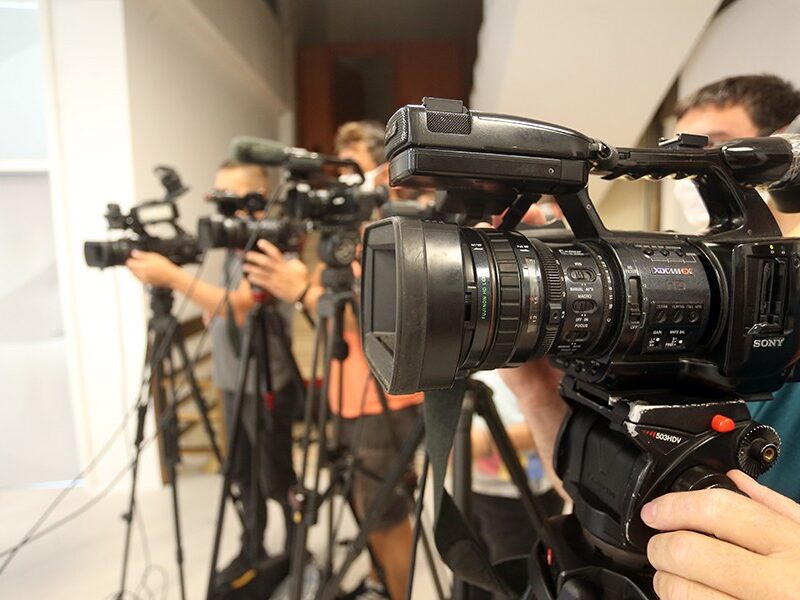 Kritički mediji pod pritiskom, portaloidi potpuno bez kontrole